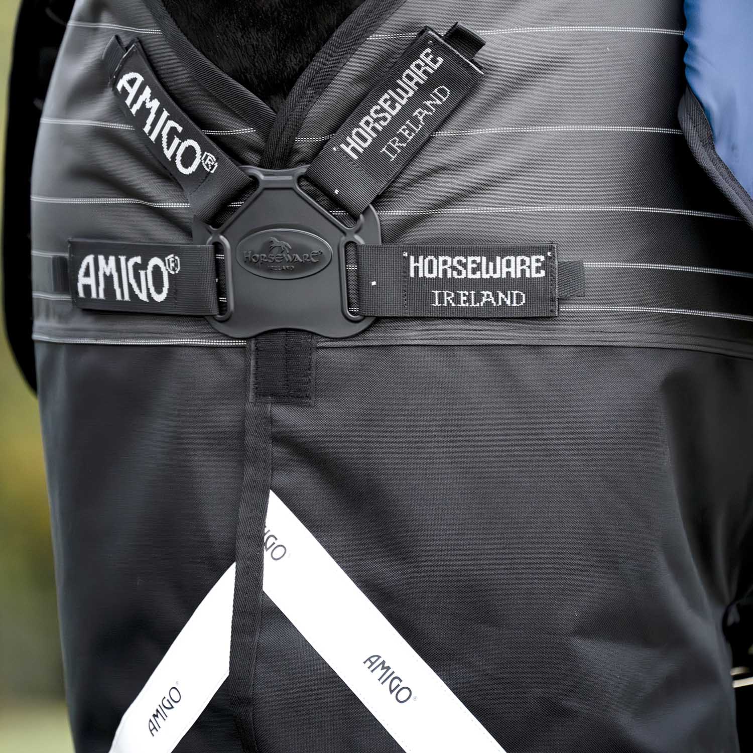 Amigo 1200 Denier FieldSafe Reflectech Plus Turnout Blanket for Horses, 250 grams - Image 3