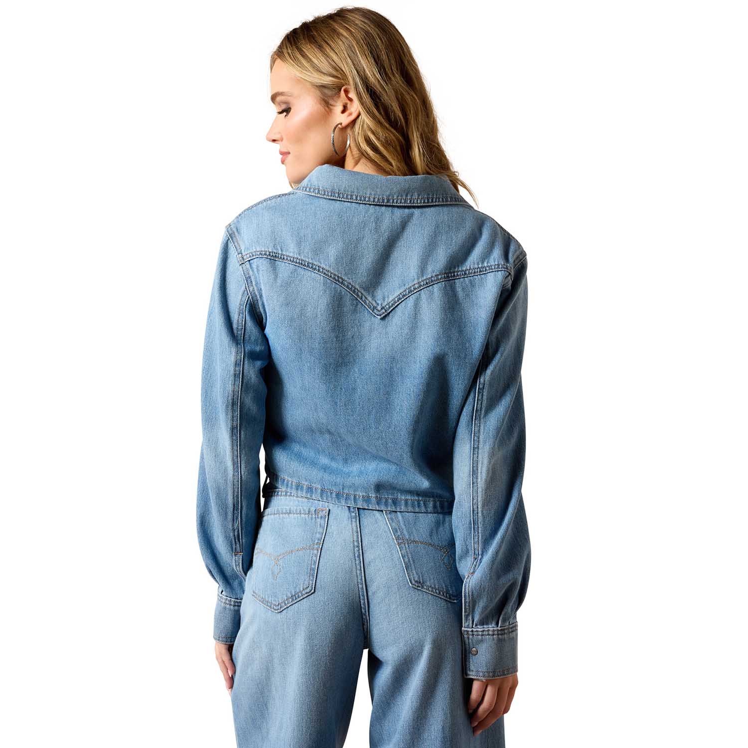 Ariat Women’s Western Cropped Comfort Denim Snap Shirt - Image 2