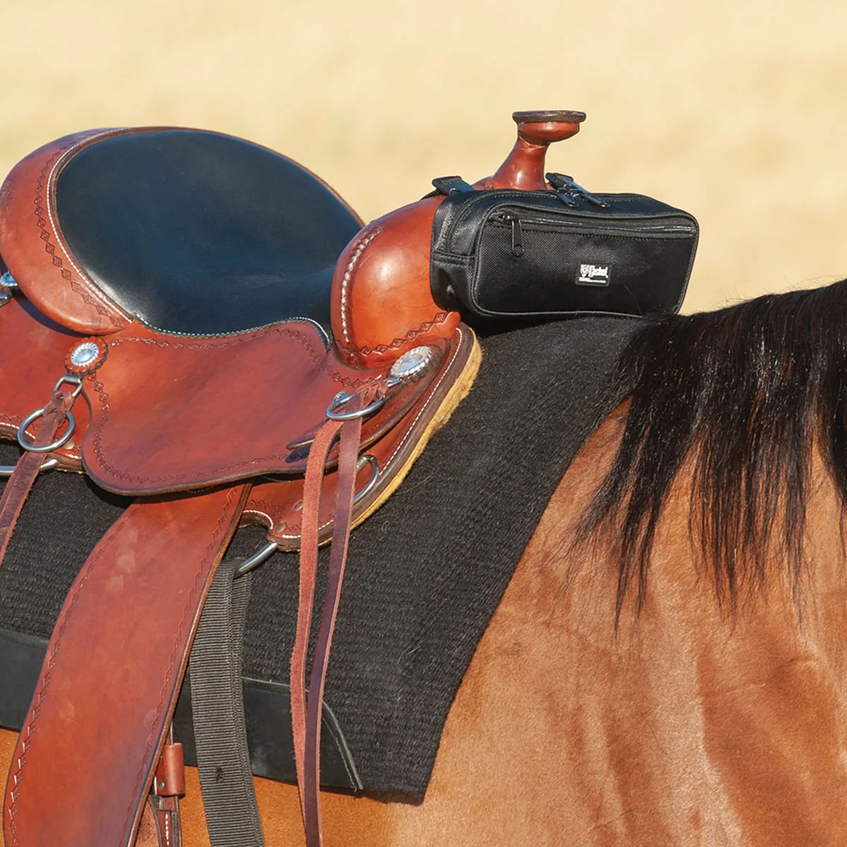 Cashel Pommel Saddle Bag - Image 6