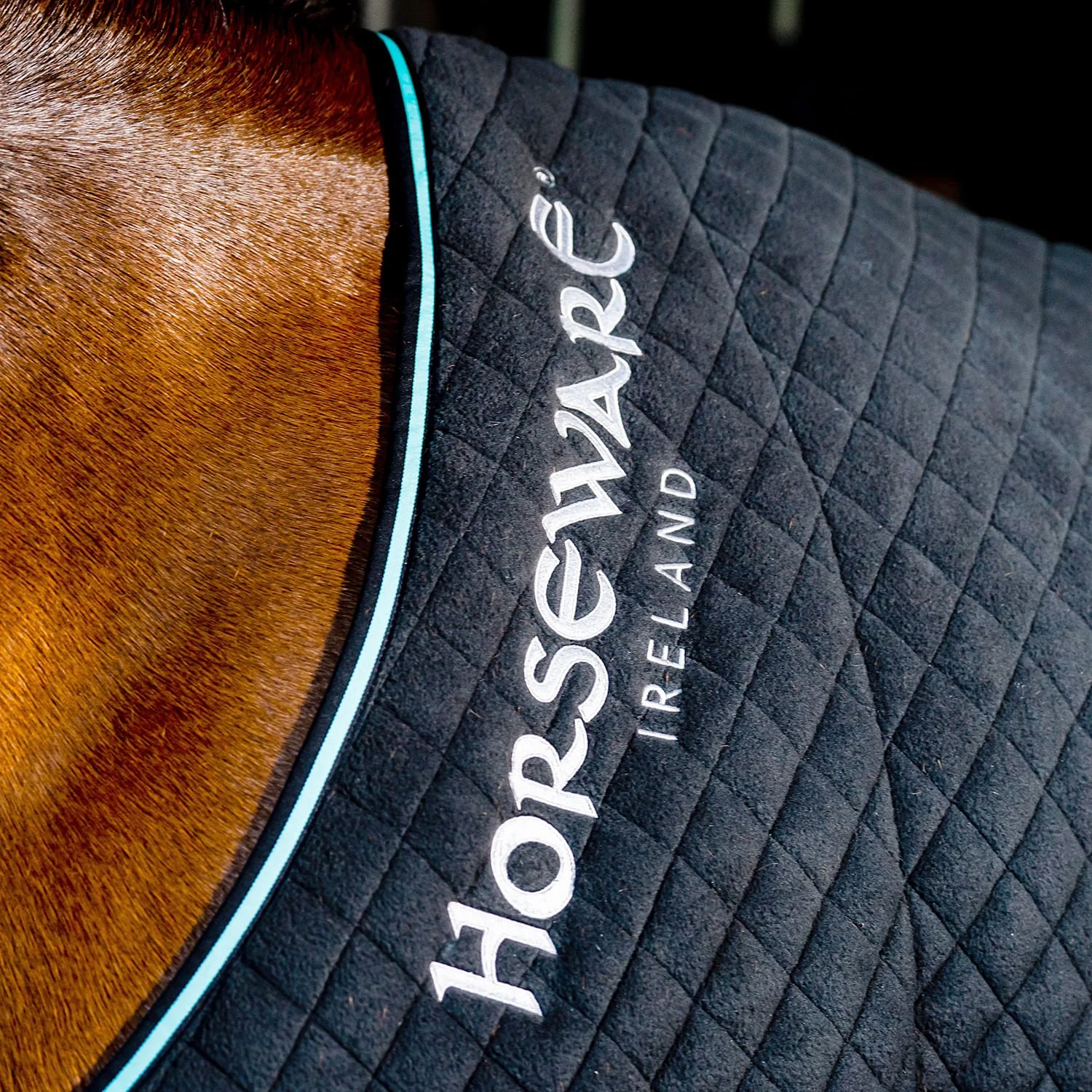 Horseware Autumn Cooler 50g Insulated Horse Rug - Lightweight Thermal Cooler with Mesh Panels & Travel Ready - Image 3