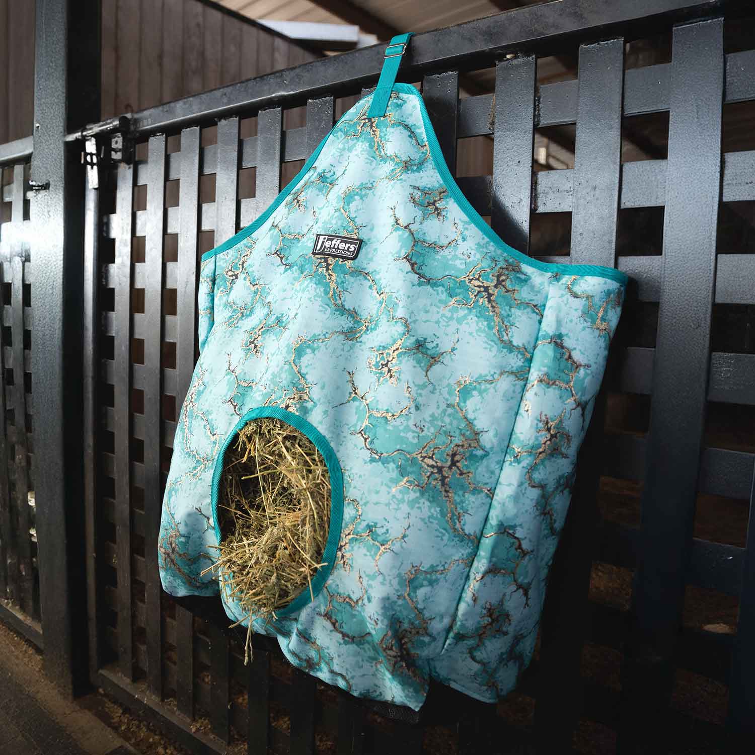 Jeffers Expression Top Loading Hay Bag, 600 Denier - Image 9