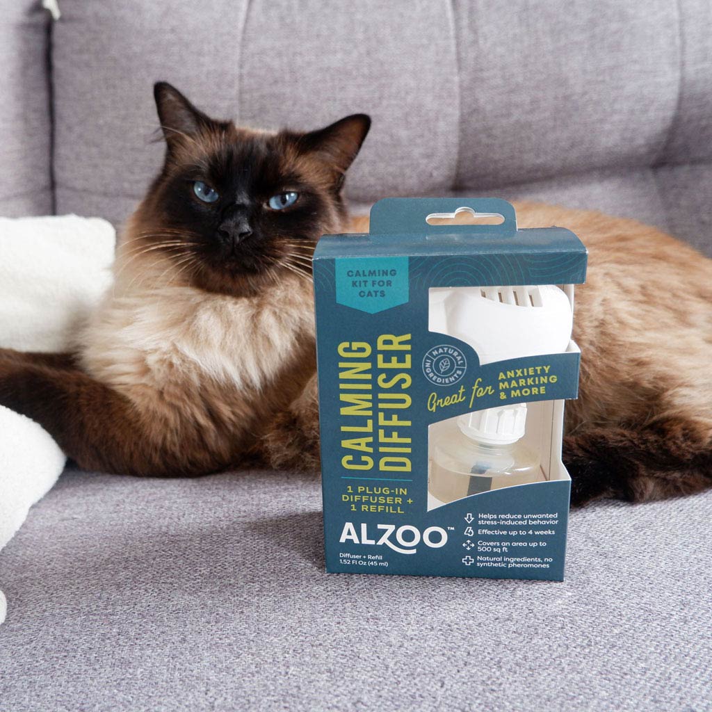 Natural Plant-Based Calming Plug-In Home Diffuser Kit & Refills for Cats - Image 8