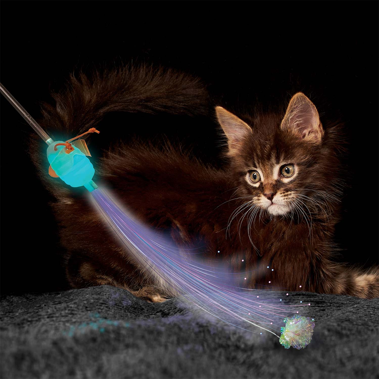 KONG Teaser Glow in the Dark Firefly Wand Cat Toy - Image 4