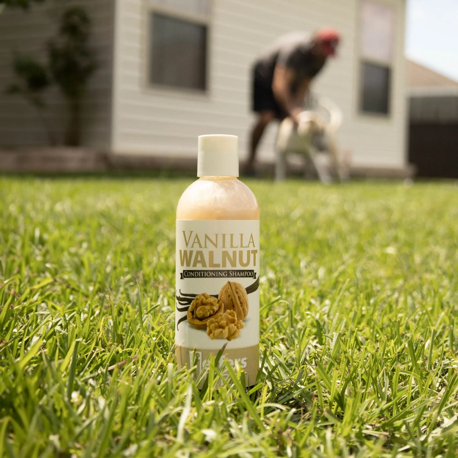 Jeffers Pet Vanilla Walnut Exfoliating Dog & Cat Conditioning Shampoo - Image 3
